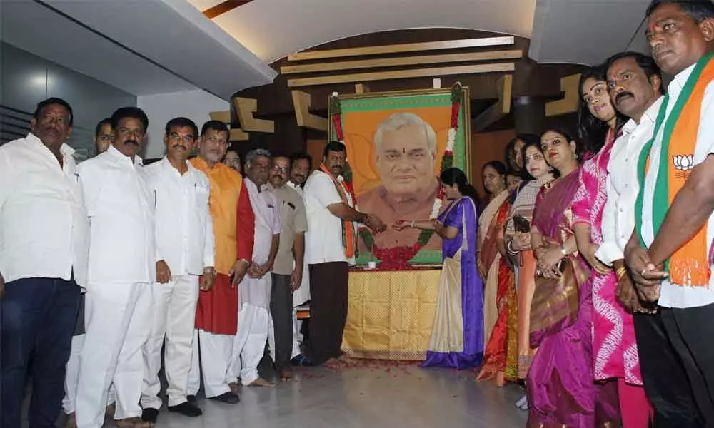 Hyderabad: Rich tributes paid to Vajpayee