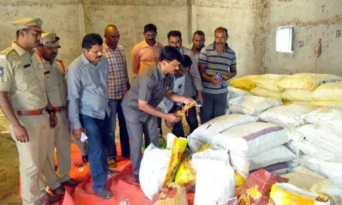 Khammam Cops bust gutka racket, seize contraband worth 75 lakh