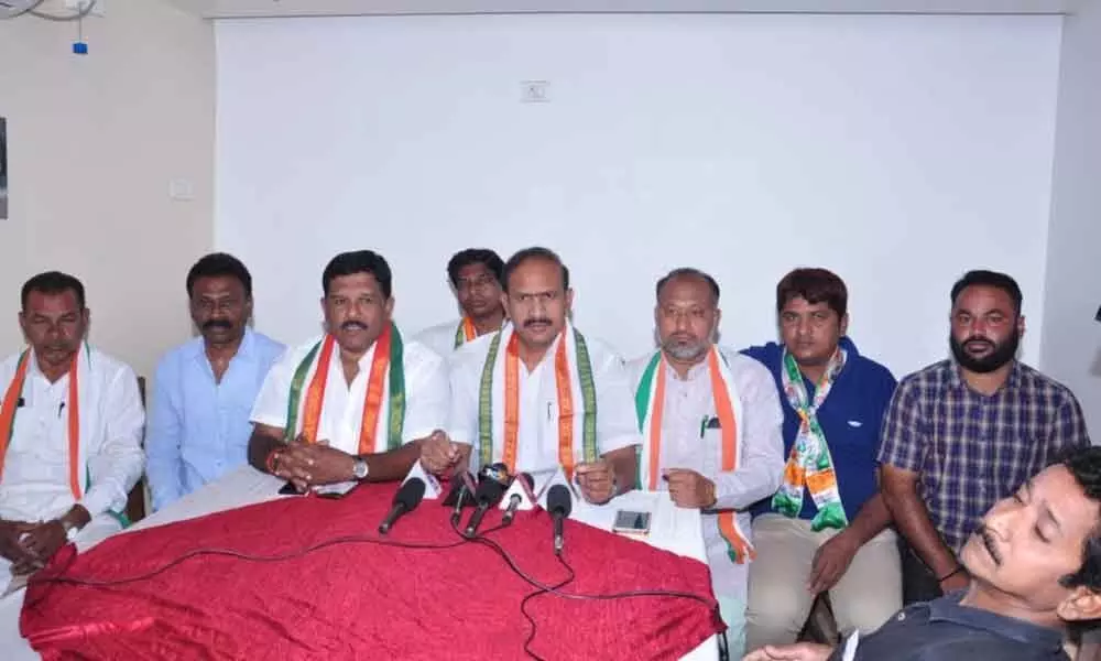 TRS government is diverting public attention: Congress in Karimnagar