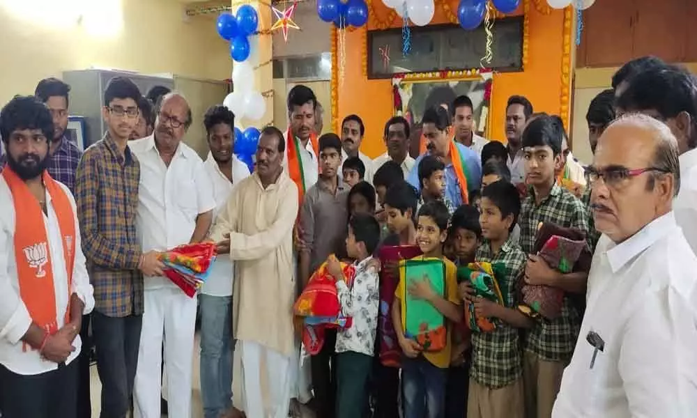 Moosapet: Blankets distributed to orphans