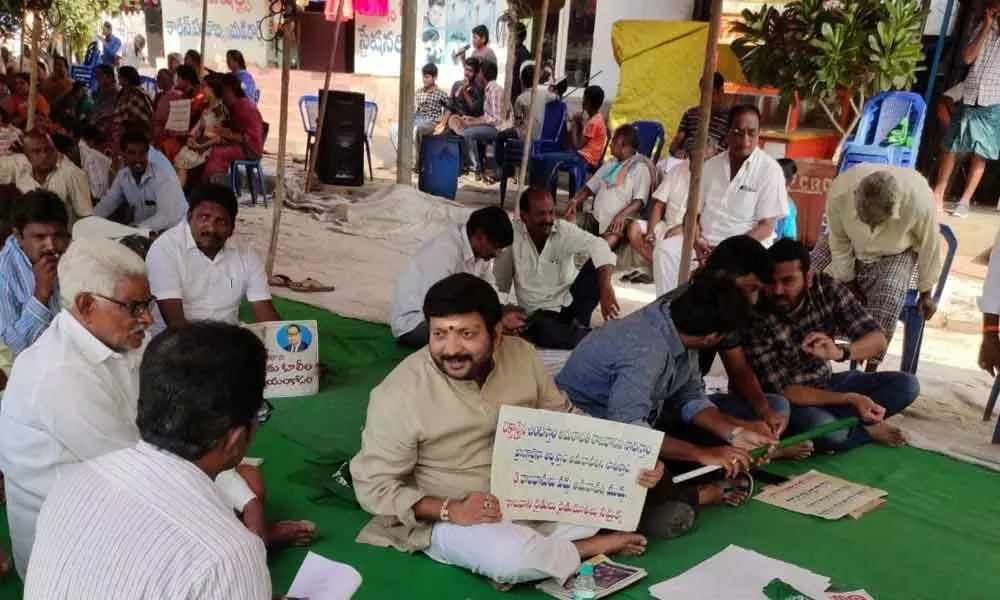 BJP leader Dr Naveen Vallam observes Deeksha in Amaravati