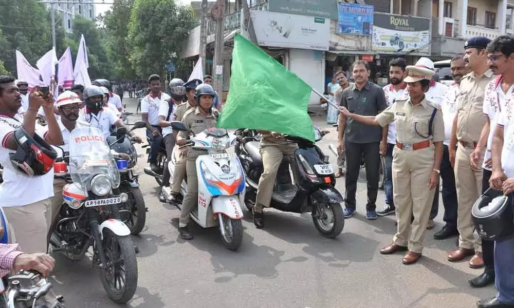 SP B Rajakumari inaugurates helmet awareness rally in Vizianagaram