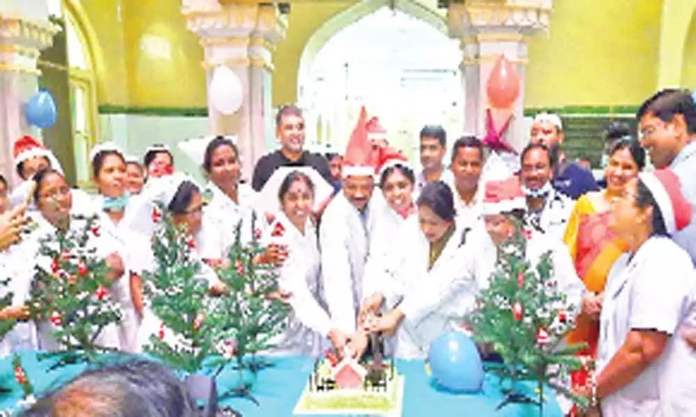 Afzalgunj: NGO celebrates Christmas with Osmania General Hospital staff, patients