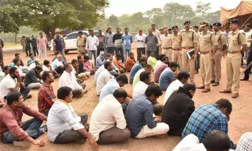 Ramagundam CP V Satyanarayana conducts counselling to gamblers