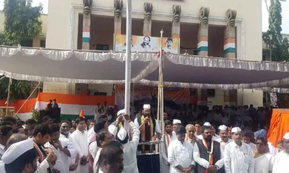 Hyderabad: Congress leaders sit on Satyagraha at Gandhi Bhavan