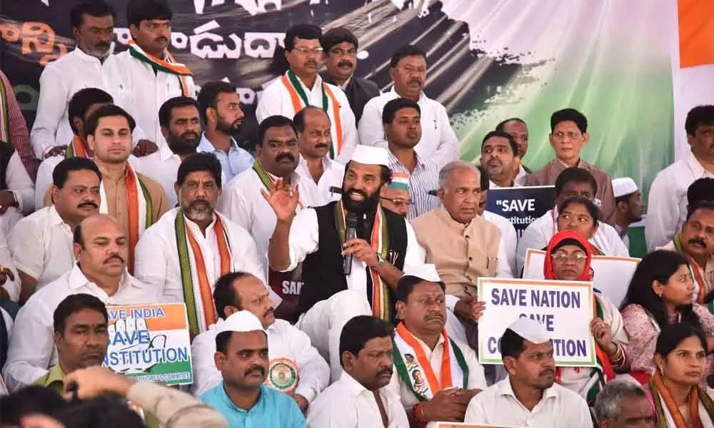 Hyderabad: Congress vows to bring down TRS government