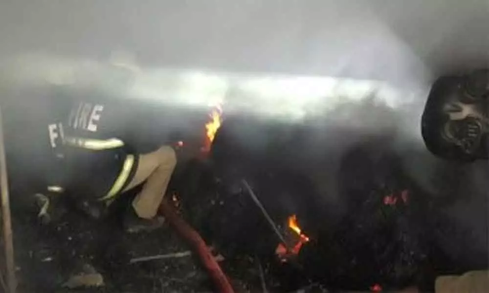 Fire breaks out at shopping complex in Hyderabad