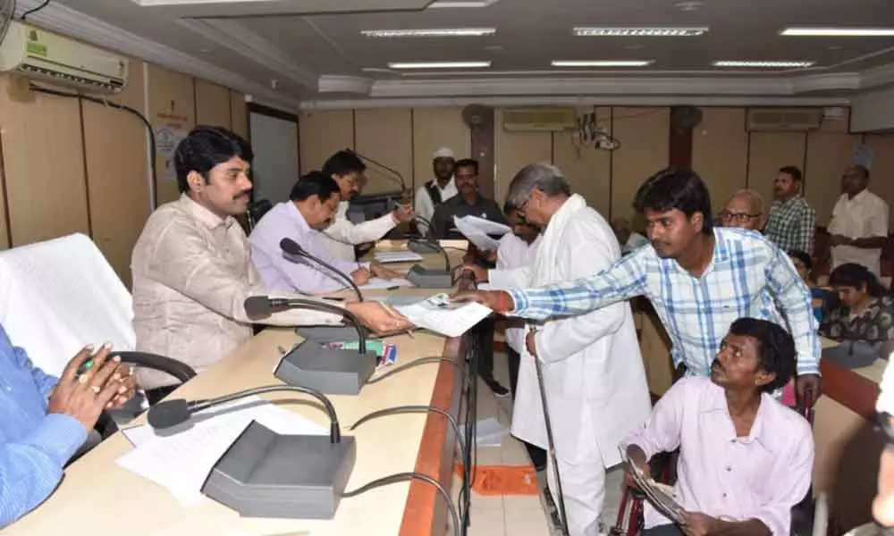 Give top priority to Prajavani, Nizamabad Collector C Narayana Reddy directs officials