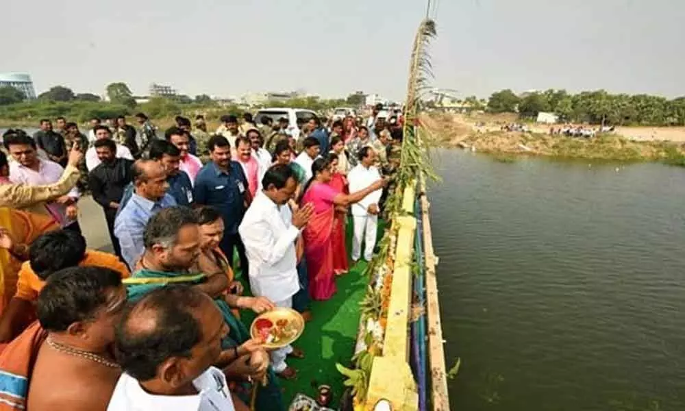 CM KCR inspects Mid Manair Dam