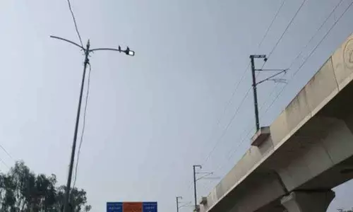 Hydernagar: Streetlights put on during day