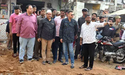Chandrayangutta: MLA Akbaruddin Owaisi inspects Hafez Nagar