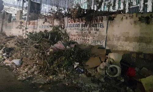 Madhapur: Heaps of garbage not cleaned for months Madhapur: Heaps of garbage not cleaned for months