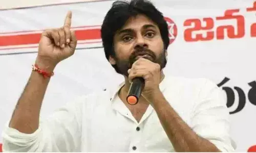 Capital war: Police obstructs Jana Sena Chief Pawan Kalyan at Mandadam
