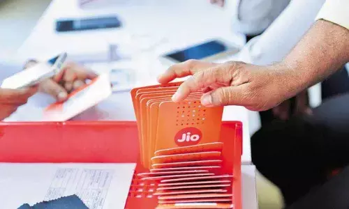 Jio Leads Subscription Race Despite 6 Paise per Minute Voice Call Charges