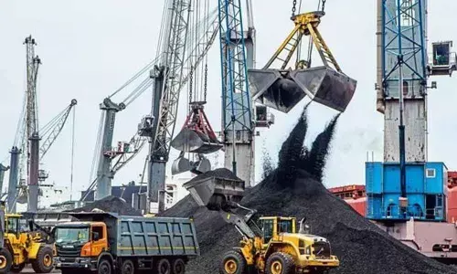 Core sector output shrinks 4 mth in a row