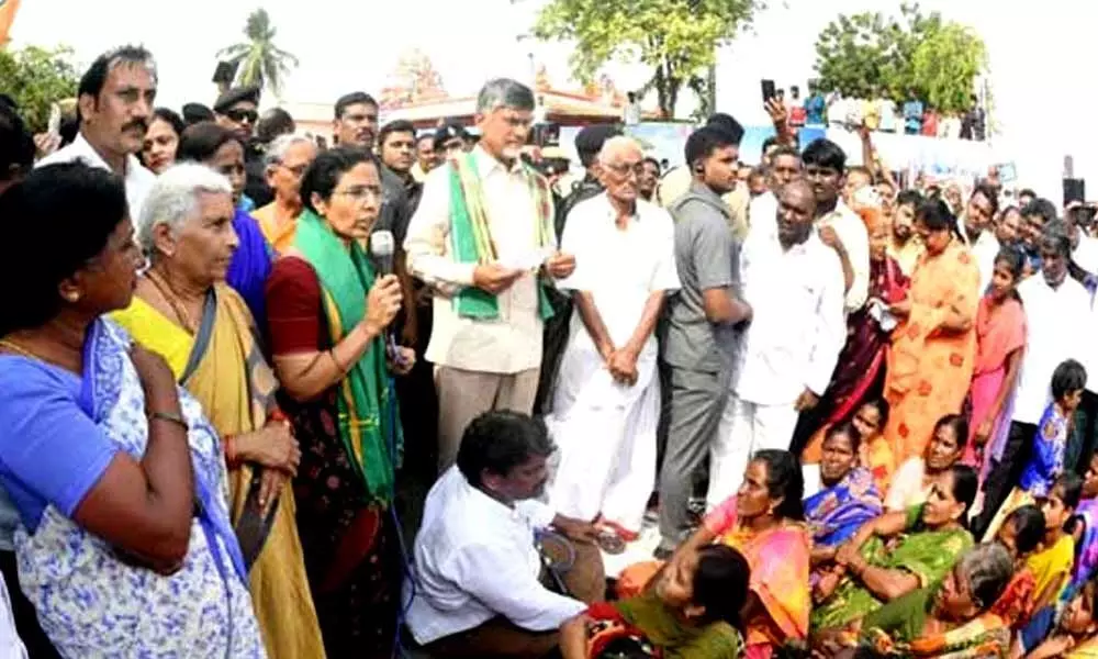 Capital War: Nara Bhuvaneswari donates her golden bangles to Amaravati farmers movement