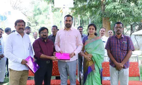 Khammam: Officials, people ring in the new year with pomp