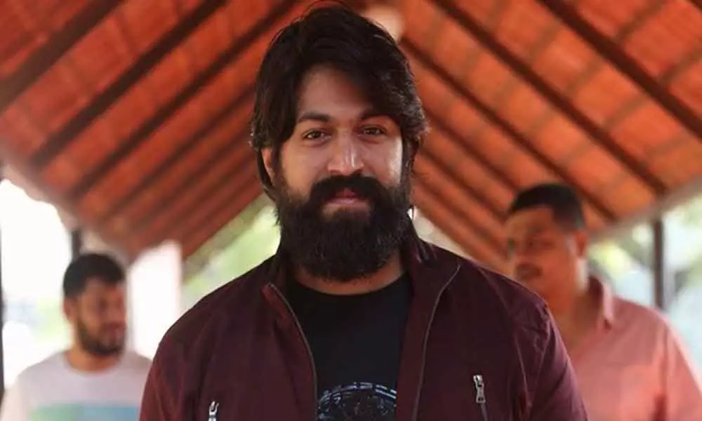 Kgf Actor Yash To Cut World S Biggest Birthday Cake Created By Fan