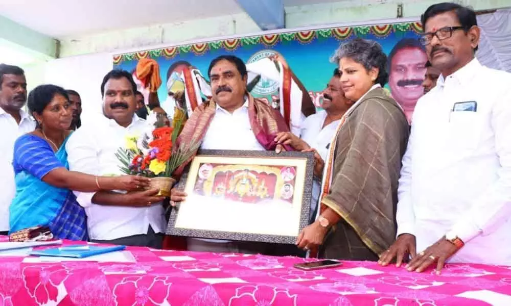 Minister Errabelli Dayakar Rao launches Palle Pragathi-2 in Warangal