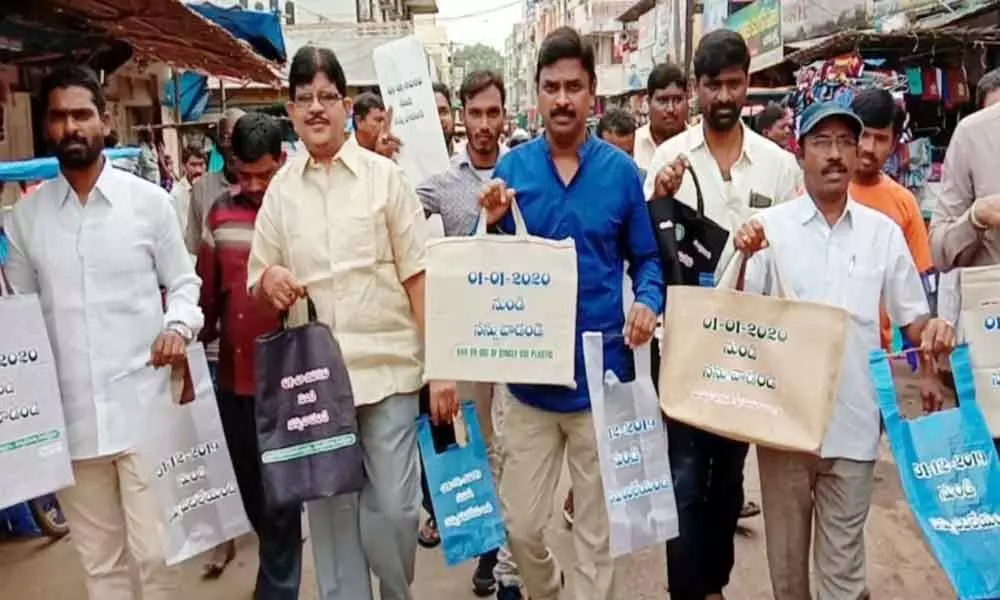Mancherial: Say no to plastic, welcome jute bags