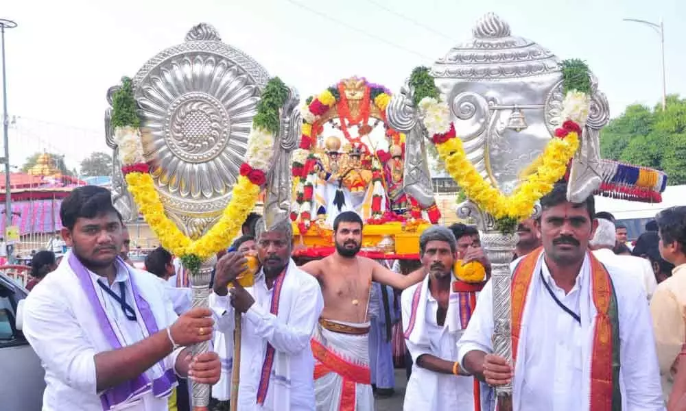 Bhadrachalam: Processions, special pujas mark day 7 of Mukkoti Ekadasi celebrations