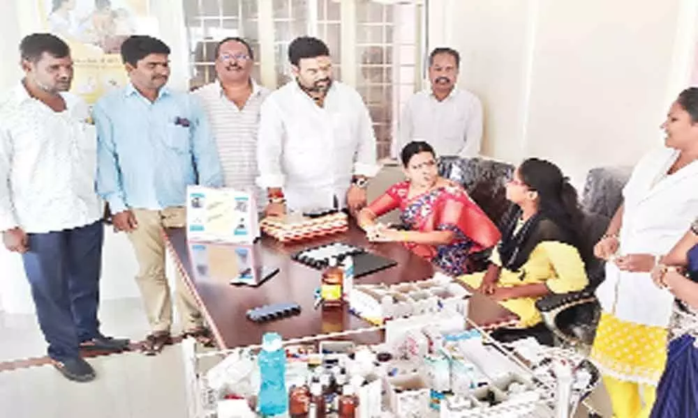 Corporator Shanthi visits Basthi Dawakhana in Nacharam