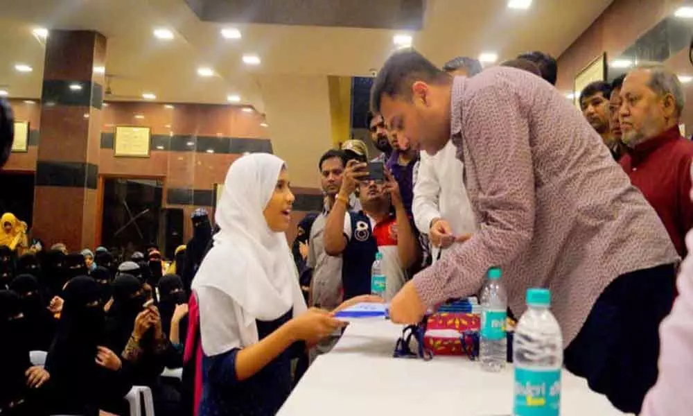 MIM distributes model papers for SSC students