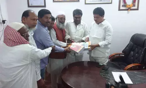 Kukatpally: Corporator Muddam Narsimha Yadav greets MLA Madhavaram Krishna Rao