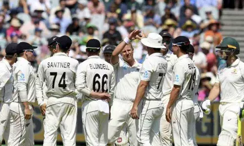 Kiwis look to salvage pride in smoky Sydney