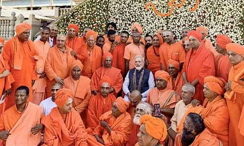 Modi asks anti-CAA agitators to protest in Pakistan