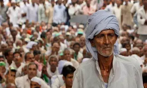 Capital War: Farmers stage novel protest at Amaravati during Sakala Janula Samme