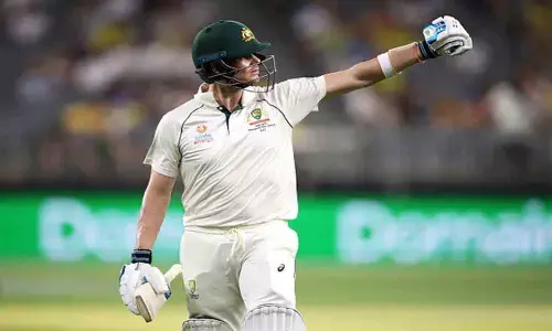 The faithful celebrated as if it was 100, Steve Smith dabs after taking 45 minutes to get off mark (video)