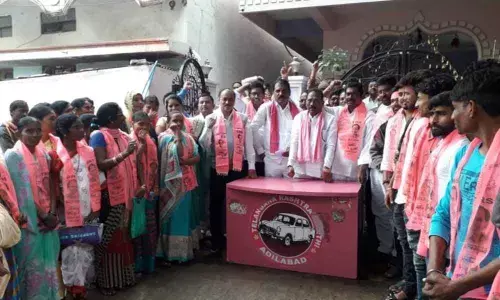 100 of other party activists join TRS in Adilabad