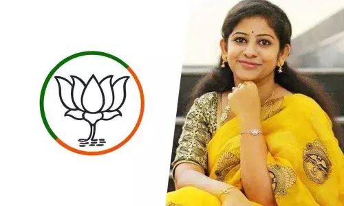 Former TDP spokesperson Sadineni Yamini joins BJP in presence of Union Minister Gajendra Singh Shekhawat