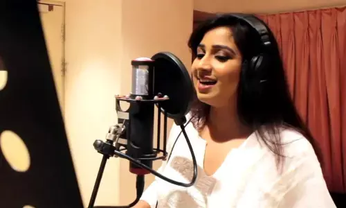 Shreya Ghoshals Female Version Of Samajavaragamana…