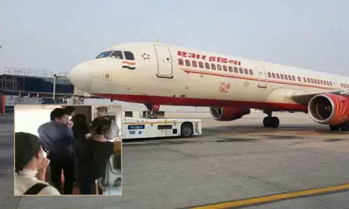 Passengers knock cockpit, taunt Air India pilots for delay