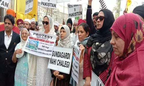 Sikhs condemn attack on Gurudwara in Pakistan