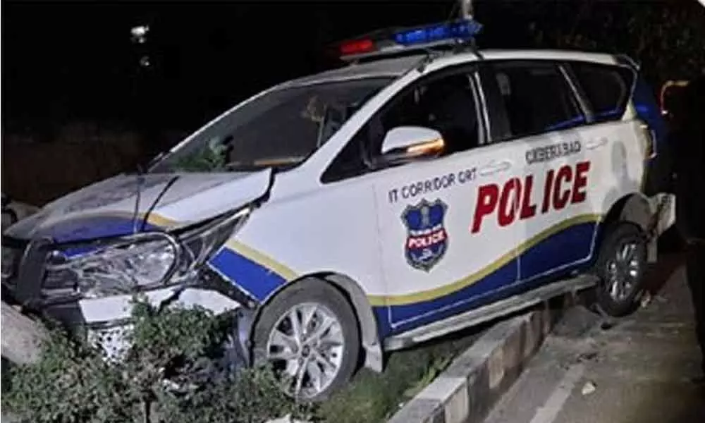 Two constables hurt after police car rams into median in Hyderabad