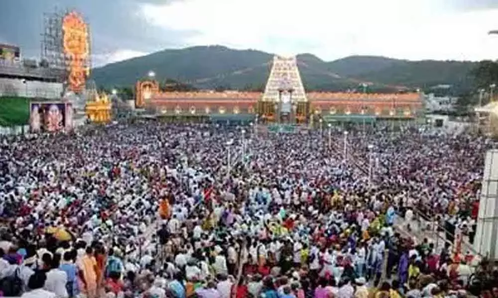 Heavy rush at Tirumala on Vaikunta Ekadasi