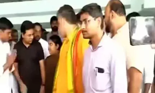 KTR visits Tirumala on Vaikunta Ekadashi