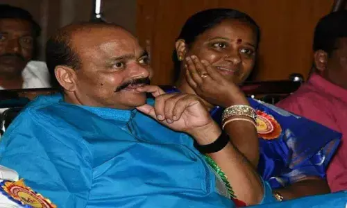 Kondas set to storm to Warangal East politics