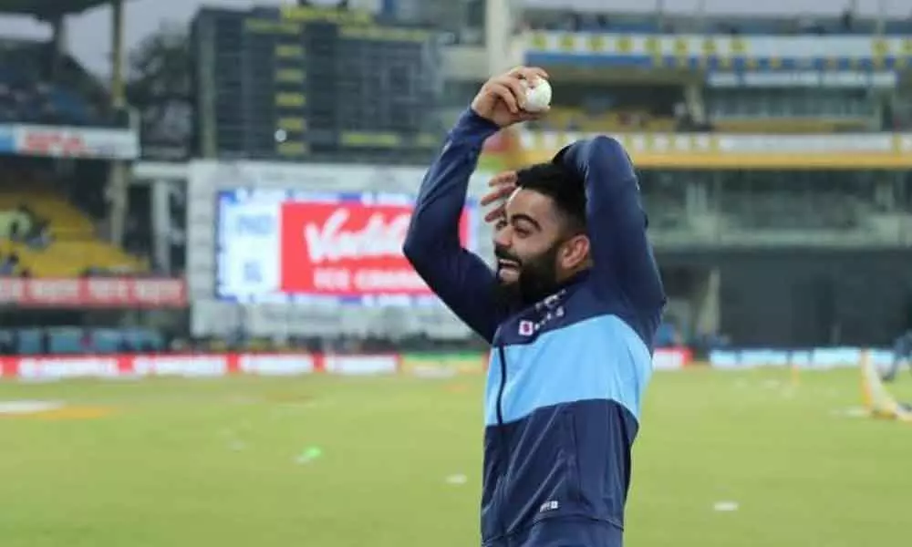 Kohli imitates Bhajjis bowling action, fans thrilled