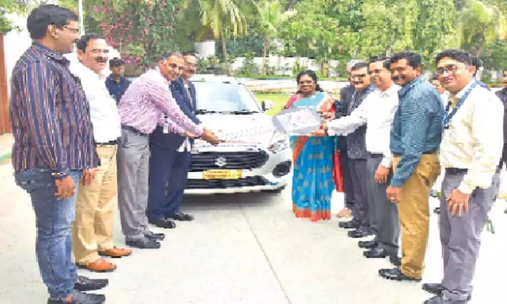 Hindustan Petroleum Corporation Limited donates car to Red Cross Blood Bank