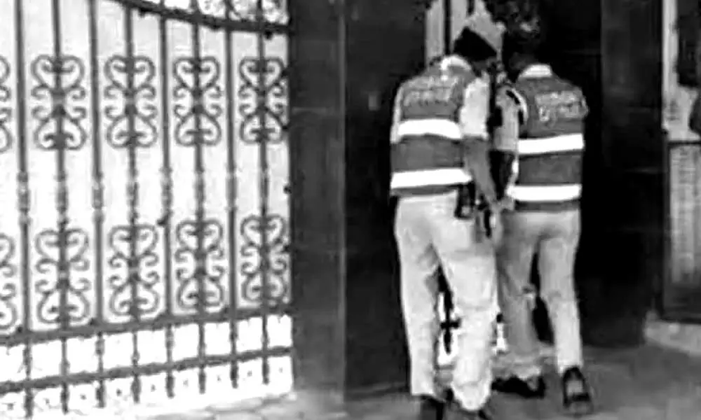 Couple burgles businessmans house in Hyderabad