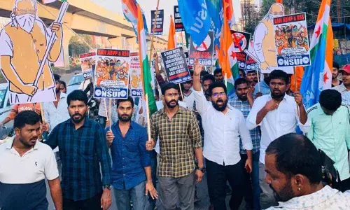 JNTU-H students take out rally