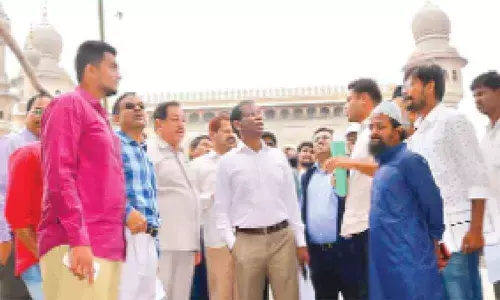 Mecca Masjid works reviewed