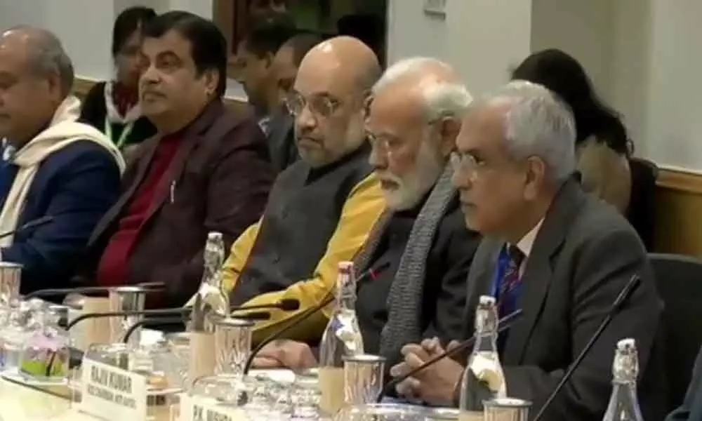 PM Modi meets economists, experts at Niti Aayog