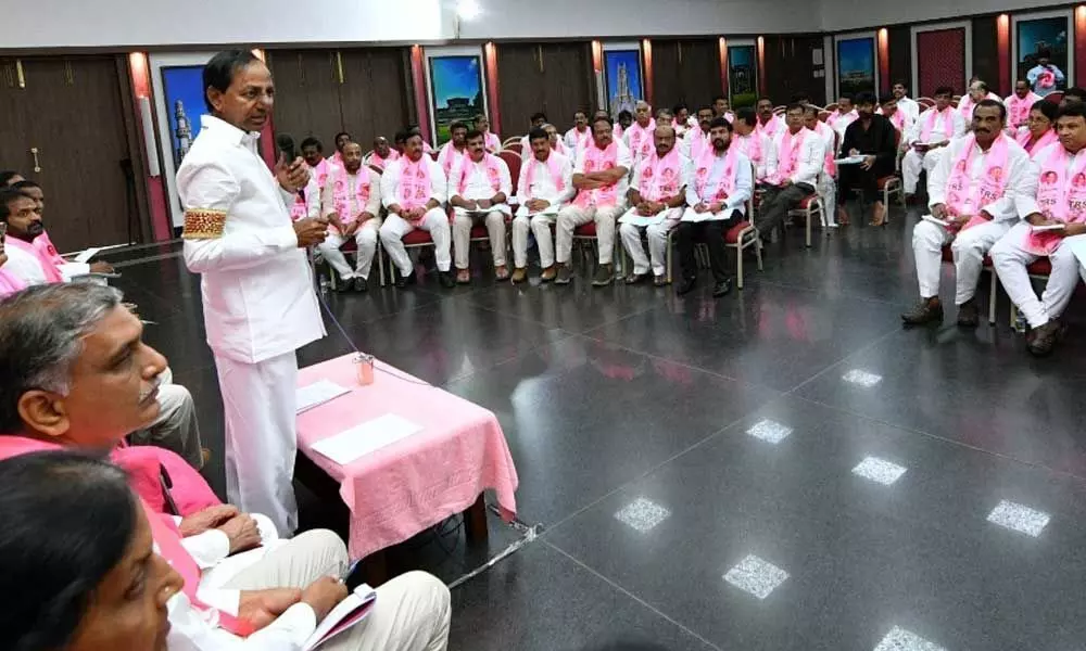 People to support TRS in civic polls: KCR