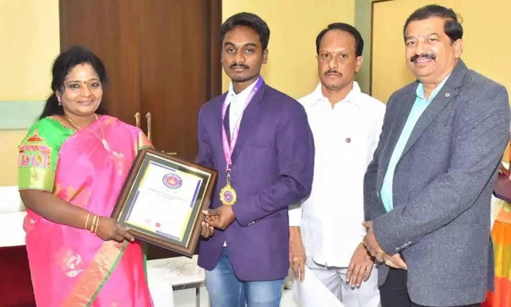 Governor lauds young mountaineer Akhil from Warangal