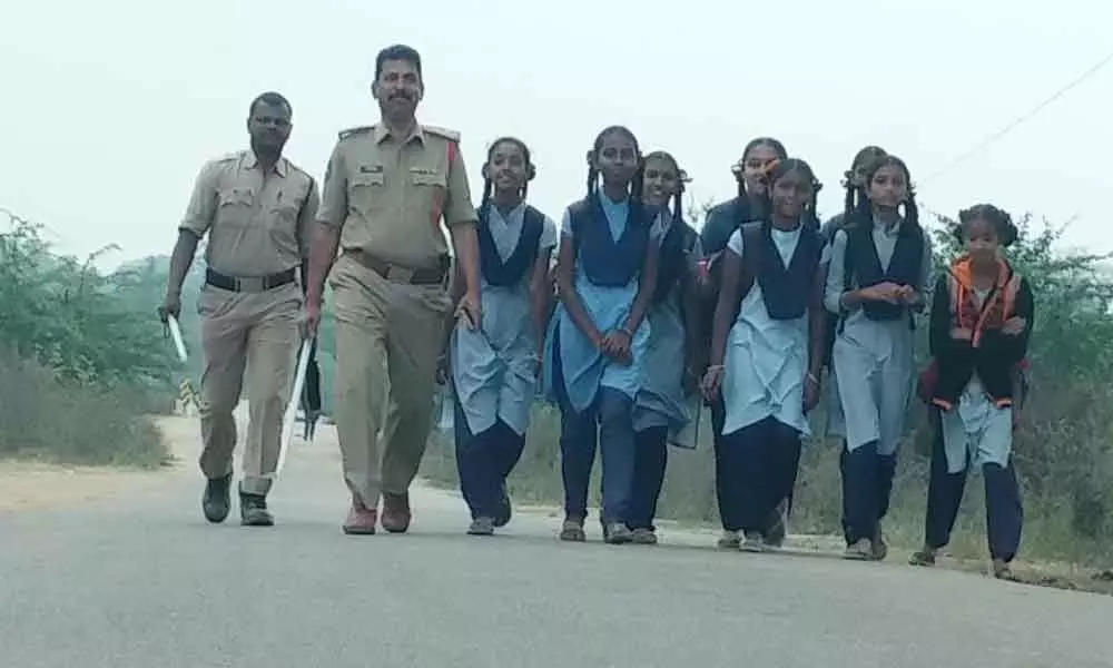 Monkey terror keeps students away from school in village